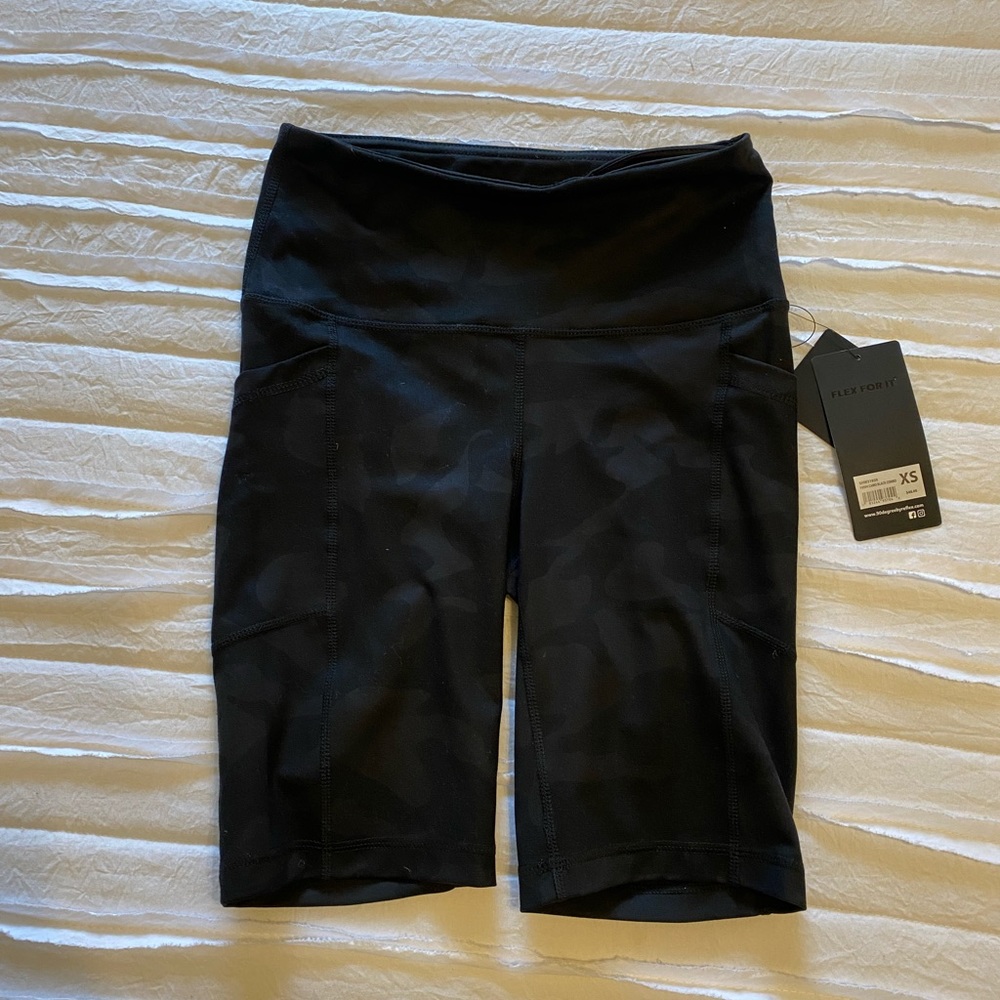 Women’s black camo biker shorts